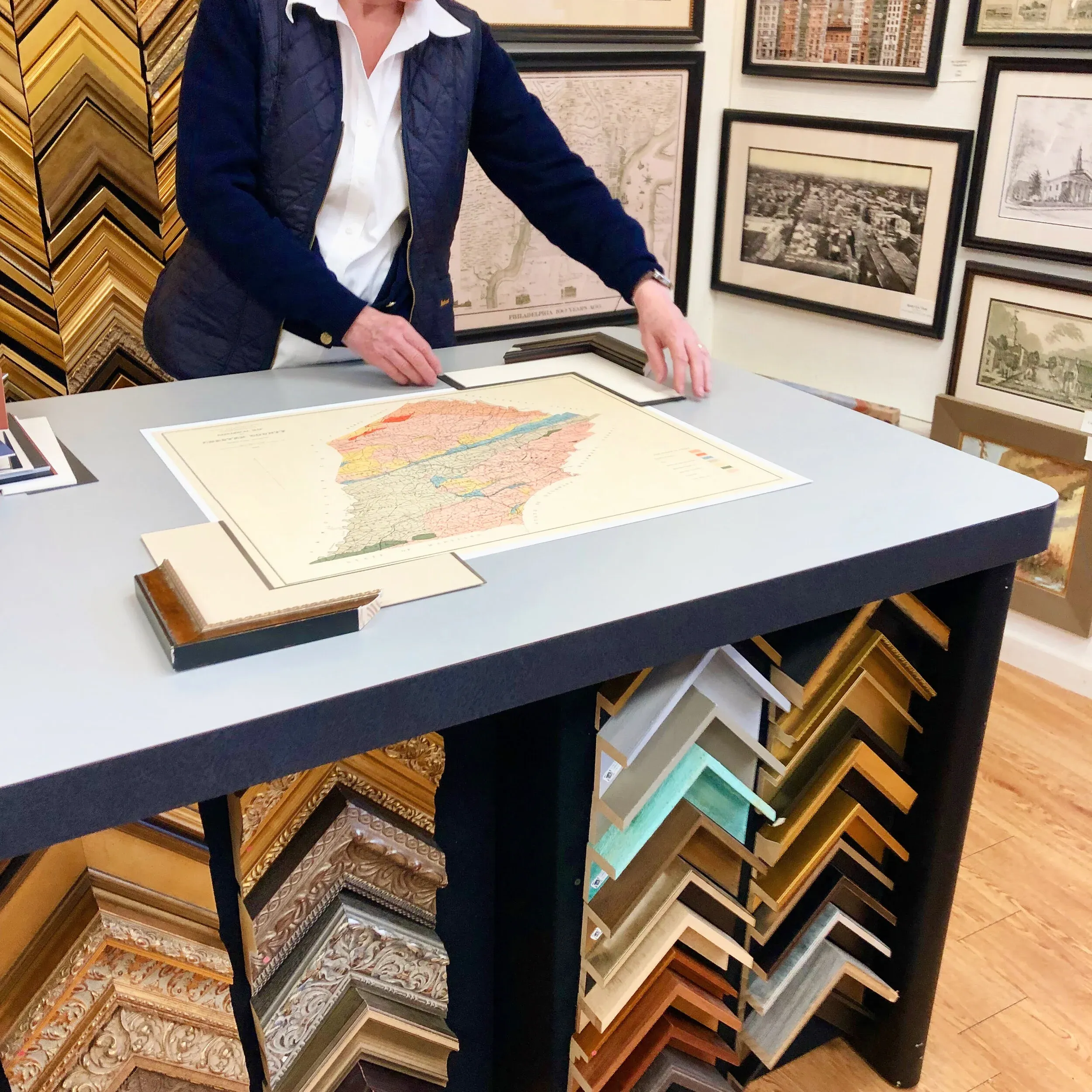 Custom Framing: How to Choose the Best Frame in Dubai
