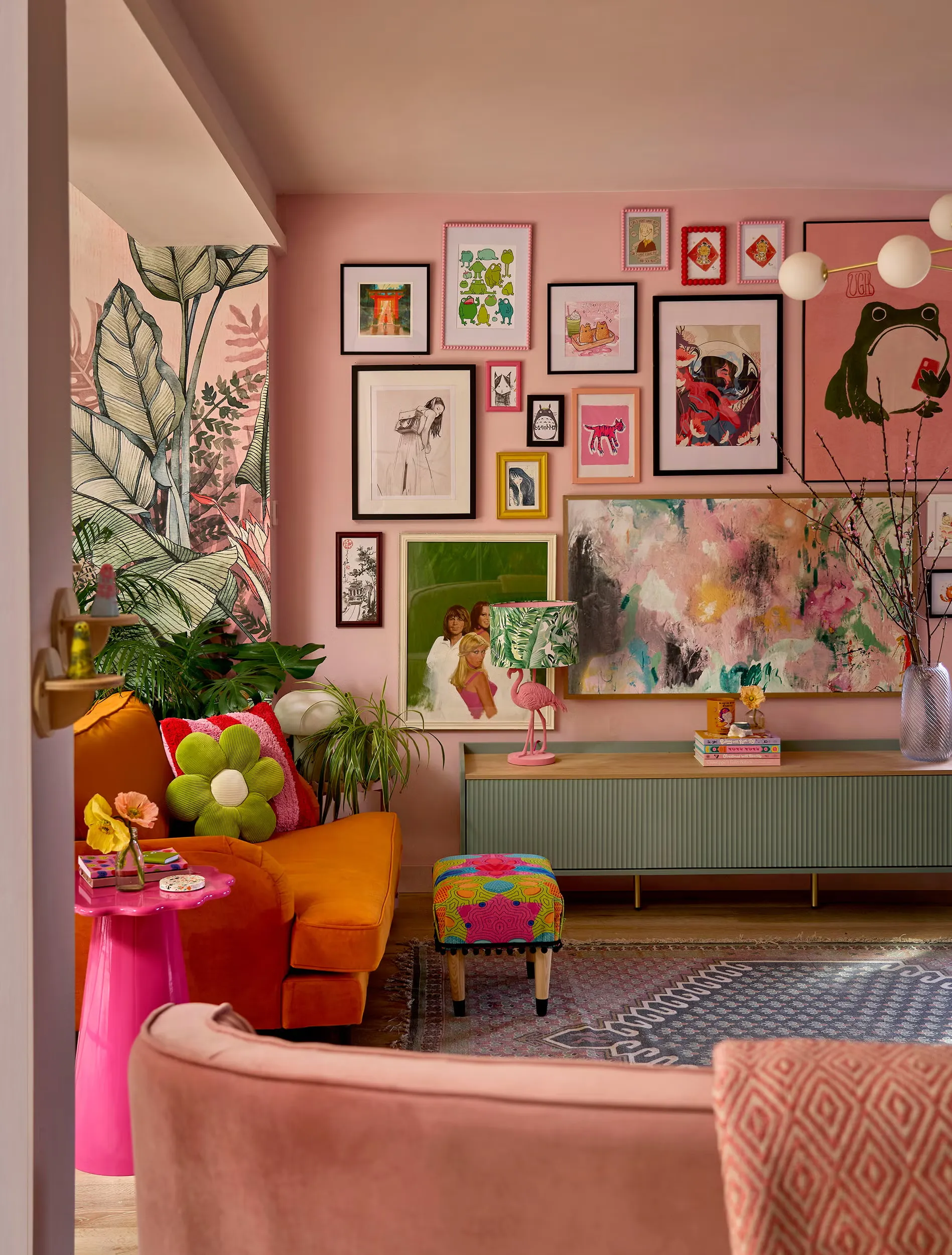 Photo Framing Tips and Tricks for Dubai Homes