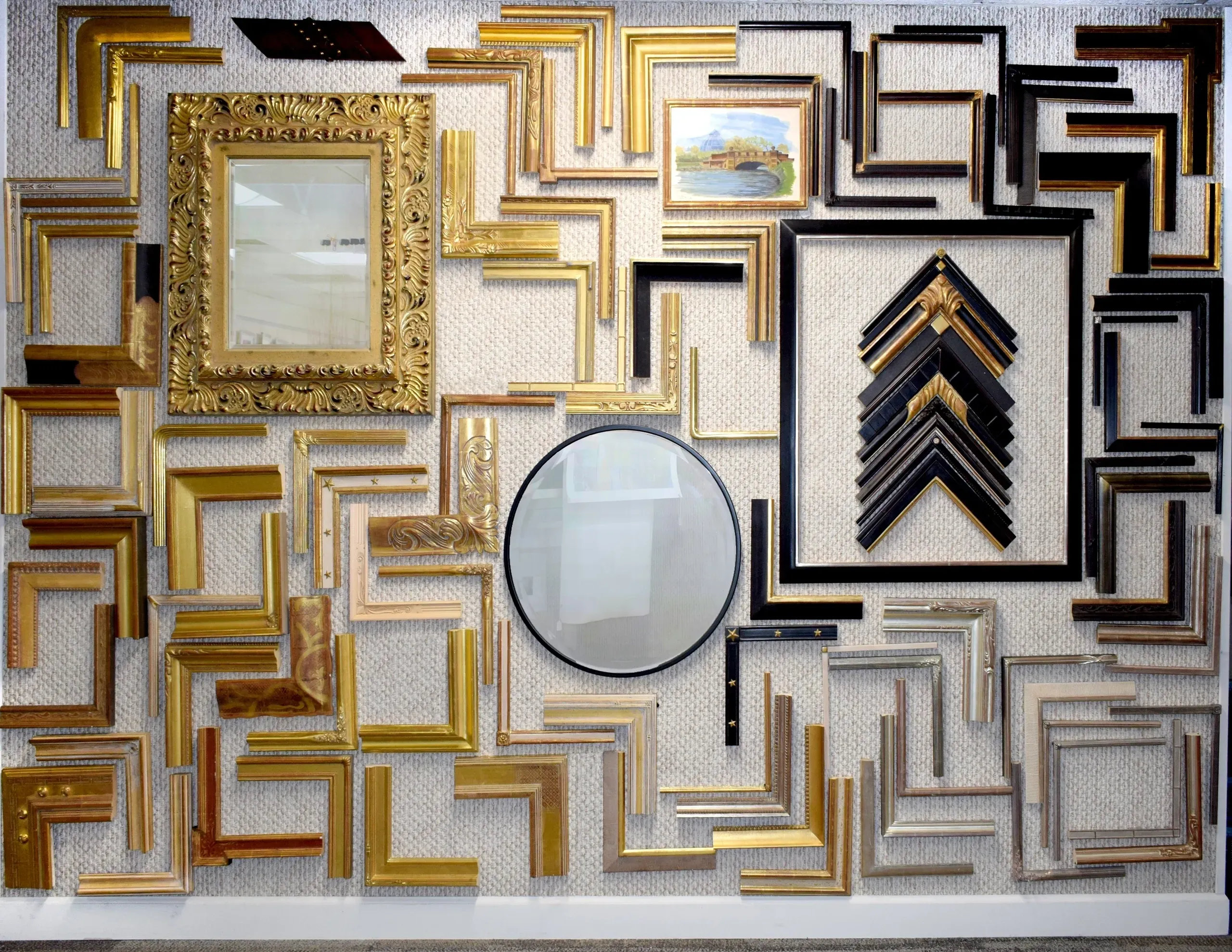 Custom Framing: How to Choose the Best Frame in Dubai