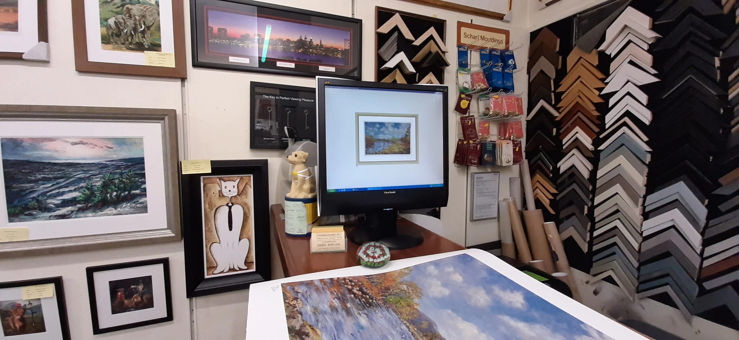 Professional Picture Framing Al Quoz Dubai